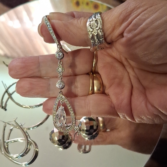 Silver Earrings 4 Pairs Jewelry - Picture 2 of 9